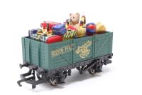 7 plank wagon - 'North pole' - separated from train set
