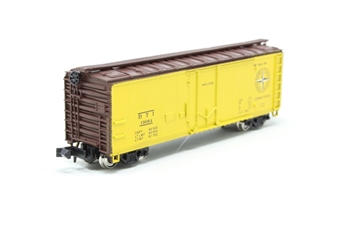 40' boxcar of the Detroit Toledo & Ironton - white with black roof & sides