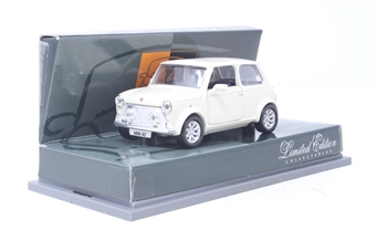 Old English White 40th Anniversary Mini