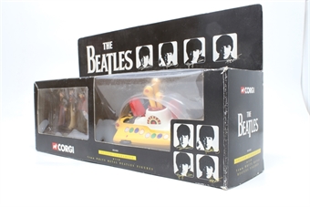 Beatles Yellow Submarine 1999 with 4 White Metal Figures