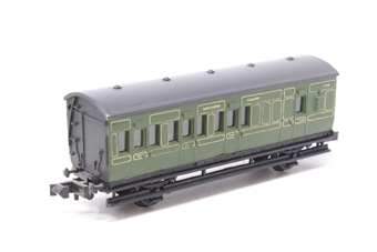 4-Wheel Passenger Coach in SR green