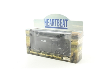 Morris LD van "Police" Heartbeat edition