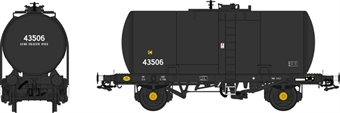 35 ton 'B' tank in ESSO black with no branding - 43506
