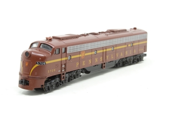 E8A EMD 5709, 5836 of the Pennsylvania Railroad