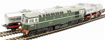 Class 33 trainpack with Class 33/0 D6535 in BR green and four 'A' tank wagons in Esso silver
