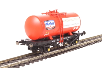 4-wheel B tank 249 in Mobil Charrington fuel oil red livery