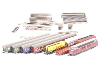 Digital Super Starter Set with two trains and a large oval of track