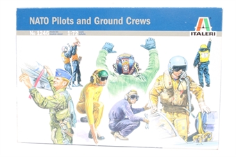 NATO Pilots and ground crews - 48 figures in 20 poses