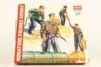 German Tank Supplies & Crew Set