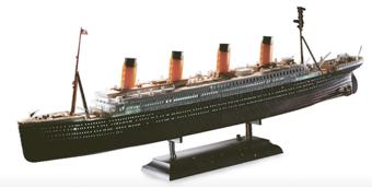 RMS Titanic with LED Lighting Set