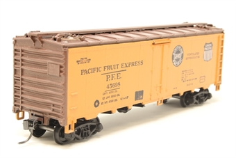 40' steel reefer kit of the Pacific Fruit Express 45698