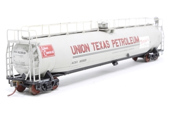 ACF 33,000 Gallon Tank Car - 'Union Texas Petroleum'
