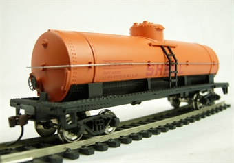 40ft single dome tank wagon 1754 in Shell livery