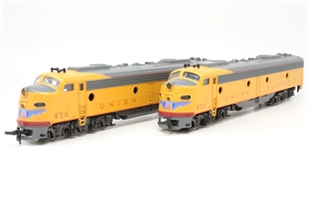 EMD E-8A+A Twin Pack #1932 'Union Pacific' - Motorised and Dummy Diesel Locomotives