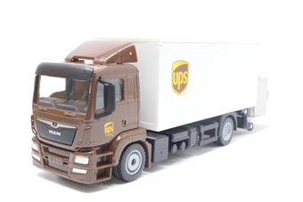 Man box truck with tail lift 'UPS'