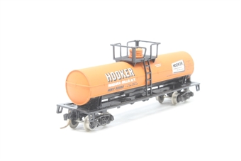 11,000 gallon LPG tank car of Hooker Chemical - orange and black 56555