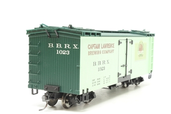 Billboard Reefer Freight Car 'Captain Lawrence Brew Pub"