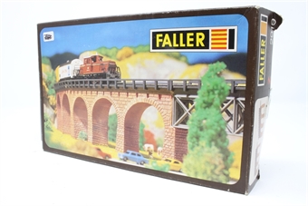 Set of two curved viaducts