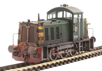 Class 07 D2994 in BR green with wasp stripes - weathered