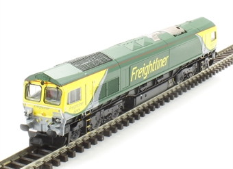 Class 66/5 66504 in Freightliner green & yellow 