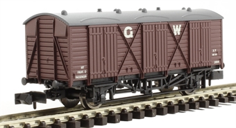 GWR 'Fruit D' van in GWR brown with G.W lettering - 2894