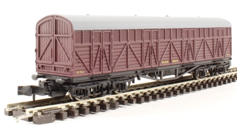 Siphon H milk wagon in BR livery - 1428