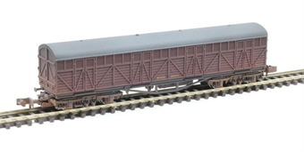 Siphon H milk wagon in BR maroon - W1429 - weathered