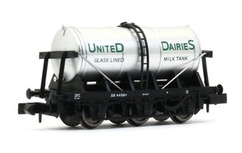 6 Wheel Milk Tanker United Dairies 44026