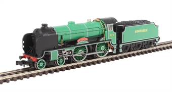 Class V 'Schools' 4-4-0 929 "Malvern" in Southern Railway malachite green