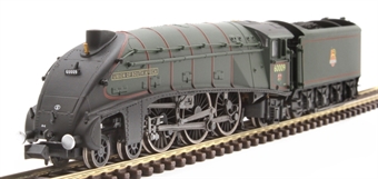 Class A4 4-6-2 60009 "Union of South Africa" in BR green with early emblem - Digital fitted