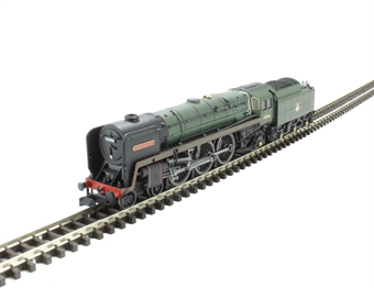 Class 7MT Britannia 4-6-2 70006 "Robert Burns" in BR green with early emblem. DCC Fitted