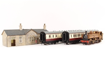 The Railway Children Train Pack with GWR 57xx Pannier in GNSR livery, 2 x GNSR Coaches & Scenecraft Oakworth Station Building