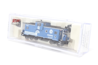 Extended vision caboose in Conrail livery #22137