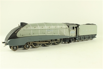 Class A4 4-6-2 2512 'Silver Fox' in LNER Grey