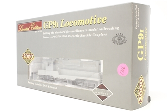 EMD GP9 - undecorated - digital sound fitted