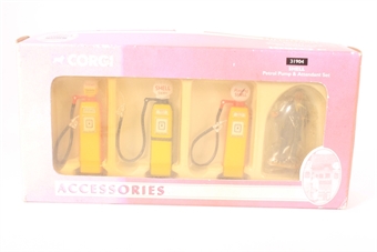 Shell Petrol Pump and Attendant Set