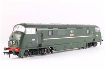 Class 42 Warship D816 'Eclipse' in BR Plain Green Livery with Late Crest