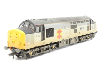 Class 37 37672 "Freight Transport Association" in Railfreight Distribution livery - Weathered - Limited edition for Kernow
