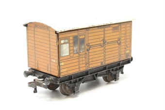 Horse box in LNER teak with post-war couplings - 2337