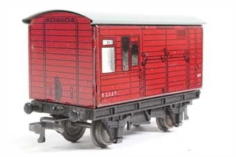 Horse box in BR crimson - E2337