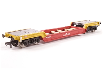 45 ton bogie well wagon in Satlink Western red and yellow - KDB90093 - Limited Edition for Model Rail magazine