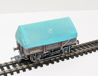 5-plank china clay wagon with hood B743141 in BR brown with alternate lettering (weathered). 