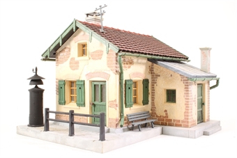 Waldau station building