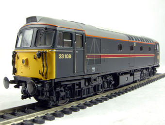 Class 33/1 diesel 33108 in Fragonset livery