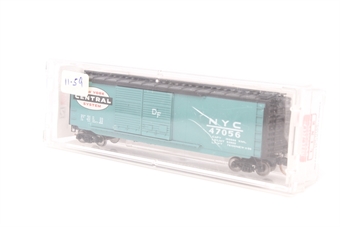 50' steel double door boxcar of the New York Central - green, black ends & roof 47000