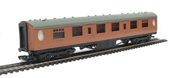 Thompson 63ft 1st corridor coach (FK) 138 in post-war LNER brown