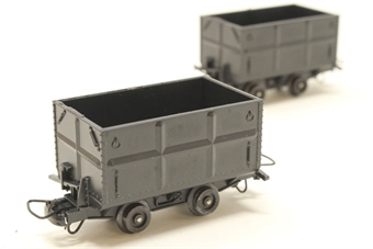 2pk Plain Black Coal Wagons