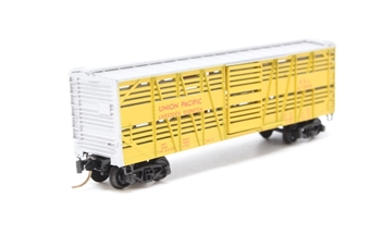 40' despatch stock car of the Union Pacific - yellow with silver roof and ends 47999