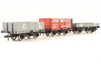Pack of 3 7-plank open wagons - 'Great Central' - Limited Edition for Bachmann Collectors' Club