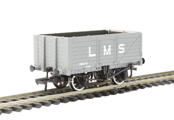 7 wagon with end door 351270 in LMS grey